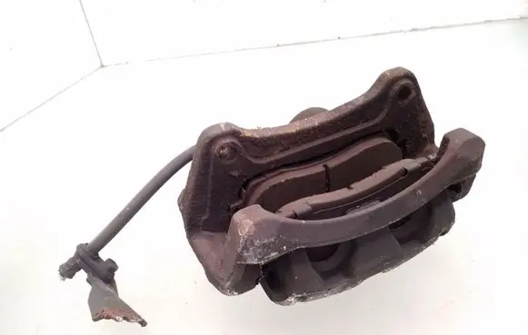 Honda CR-V Front brake caliper