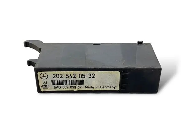 Mercedes-Benz C W202 Light module LCM 2025420532 5KG00709902