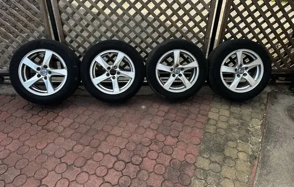 Volvo V60 R16 alloy rim