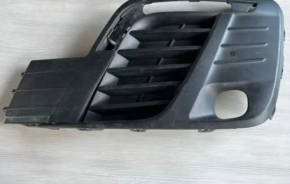 Peugeot Traveller Front bumper lower grill 9811823877