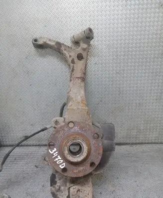 Volkswagen PASSAT B5 Front wheel hub spindle knuckle
