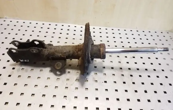 Toyota Auris E180 Front shock absorber/damper