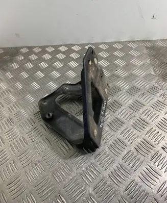 Audi A6 S6 C6 4F Fender mounting bracket 4F0821135B