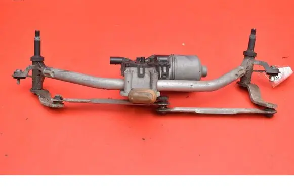 Front wiper linkage and motor
