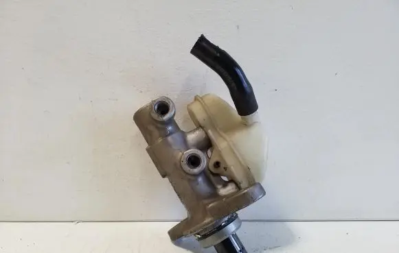 Honda CR-V Master brake cylinder