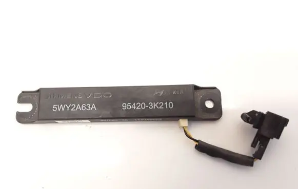 Hyundai ix 55 Aerial antenna amplifier 954203K210 5WY2A63A 29100846