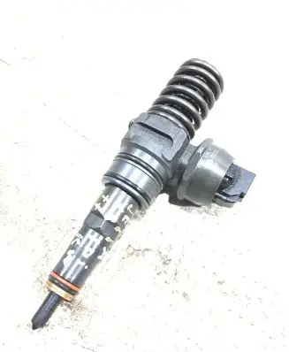 Volkswagen Jetta V Fuel injector 038130073AG
