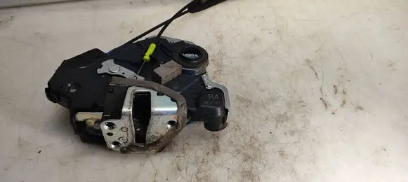 Lexus IS 220D-250-350 Front door lock R48C2121 A046693