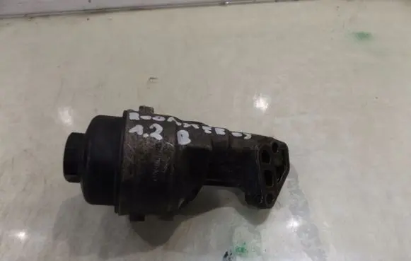 Skoda Roomster (5J) Oil filter mounting bracket