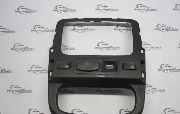 Dacia Duster Radio/GPS head unit trim 682609977R