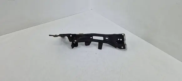 Audi A4 S4 B9 Fender mounting bracket 8W0821136B 8W0821184A