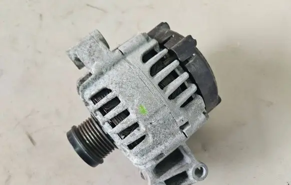 Ford Fiesta Generator/alternator BV2T10300AB 311001757