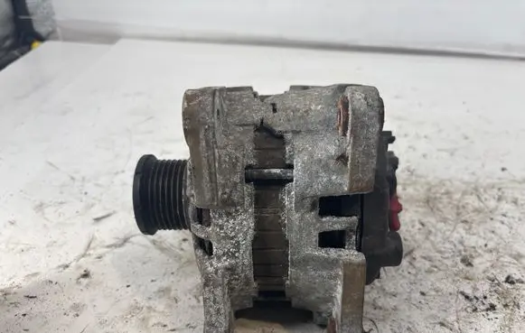 Renault Captur Generator/alternator 231008593R F000BL0410