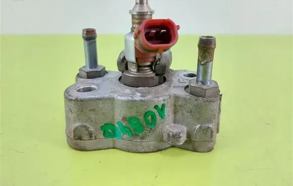Renault Megane II Fuel injector H8200547431