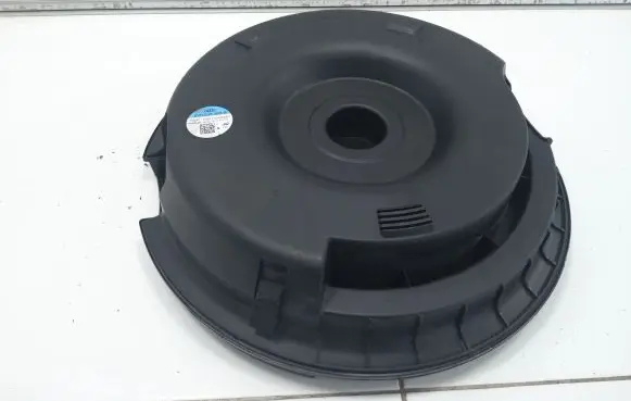 Audi A3 S3 A3 Sportback 8P Front door speaker 8V0035382