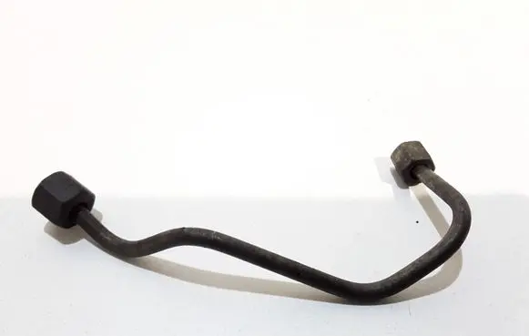 Fuel injector supply line/pipe
