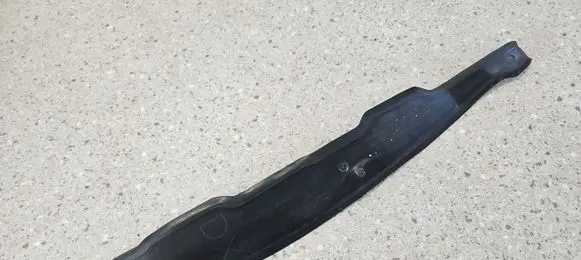 Maserati Ghibli Fender end trim 670001706
