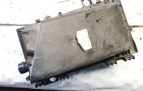 Volkswagen New Beetle Air filter box 1c0129607a
