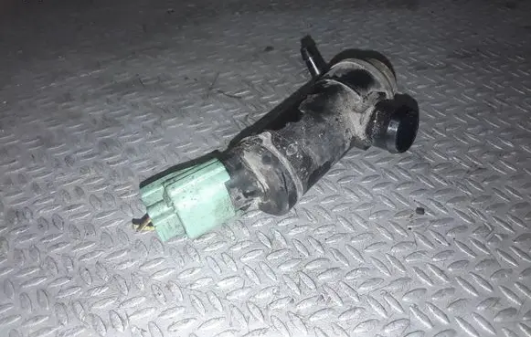 Subaru Forester SH Windscreen/windshield washer pump 