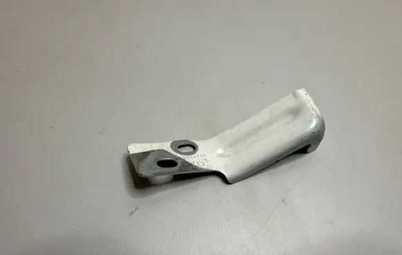 Audi Q5 SQ5 FY Fender mounting bracket 80A821433A