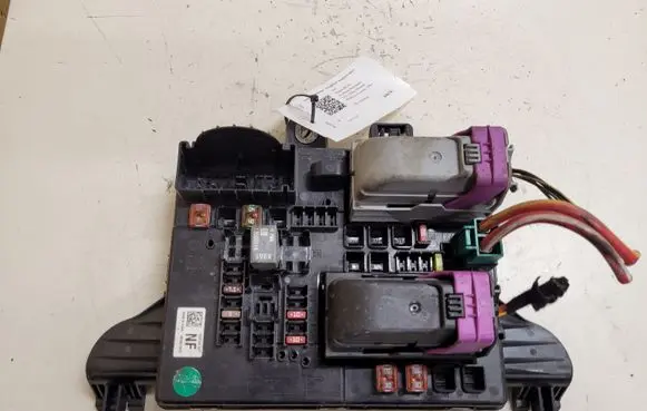 Opel Insignia A Fuse module 13277322 1327732203NF