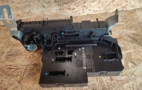 Mercedes-Benz E W212 SAM control unit A2129021201 2129060005 2129012304