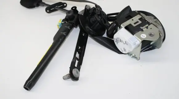 Maserati Grecale Front seatbelt 670198262 670198268
