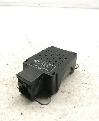 Volkswagen Golf V Aerial antenna amplifier 5M0035570B 7617310031