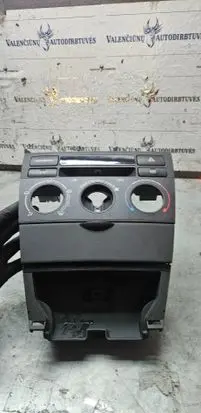 Toyota Corolla E120 E130 Climate control unit 5553302040