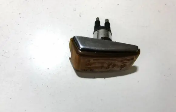 Volvo 740 Front fender indicator light 42631r6