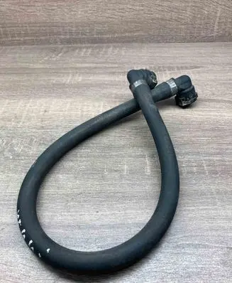 BMW X5 E53 Engine coolant pipe/hose 1439125 8375796