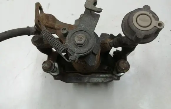Opel Mokka Rear brake caliper 95440077