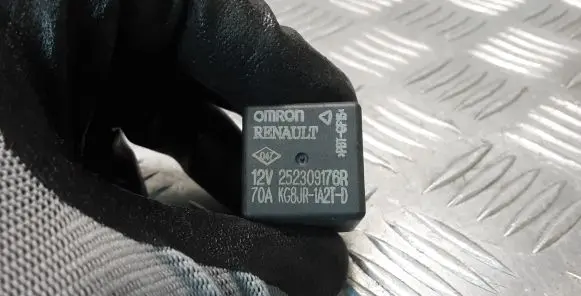 Renault Latitude (L70) Other relay 252309176R