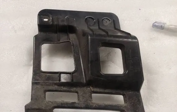KIA Stinger Bumper support mounting bracket corner 86686-J5000