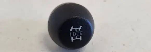 Toyota RAV 4 (XA30) Differential lock switch 15B116