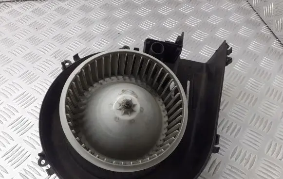 Nissan Altima Front door blower motor 