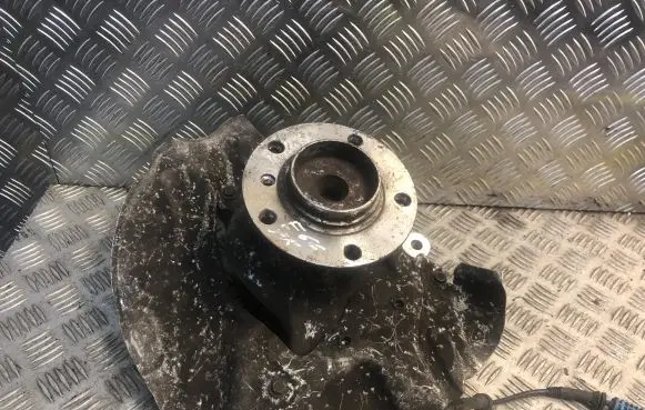 BMW 7 E65 E66 Front wheel hub