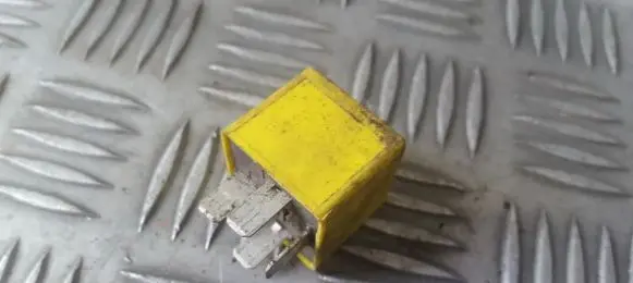 Ford Focus Other relay 93bg14n089b1b v23136-b1-x33