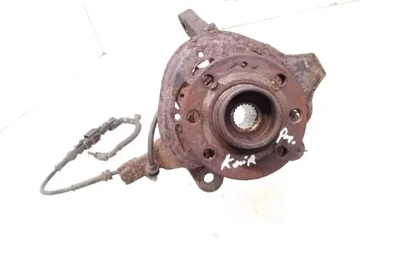 Opel Tigra B Front wheel hub spindle knuckle 1315417 09115064
