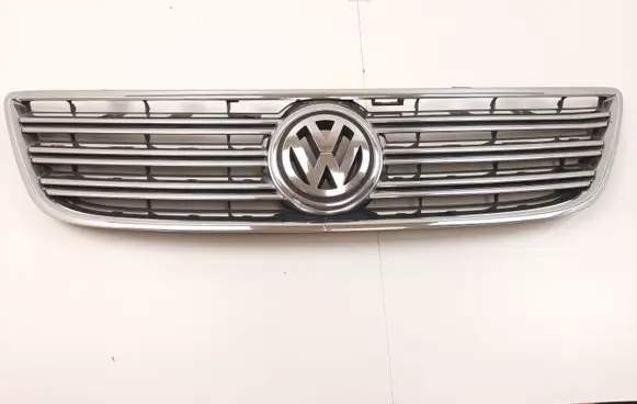 Volkswagen Phaeton Front bumper upper radiator grill