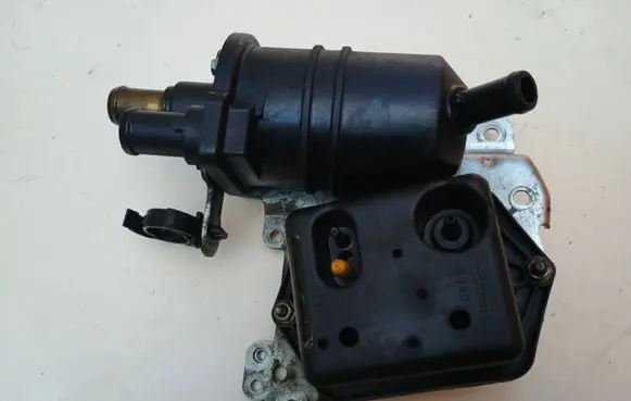 Opel Zafira B Vacuum air tank 46845905