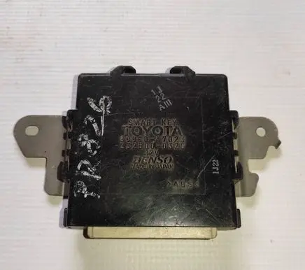 Toyota Prius (XW20) Keyless (KESSY) go control unit/module 8999047023 2325000320