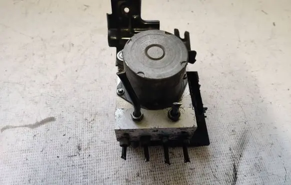 Nissan Note (E11) ABS Pump 0265235047 476609U200 479609U200