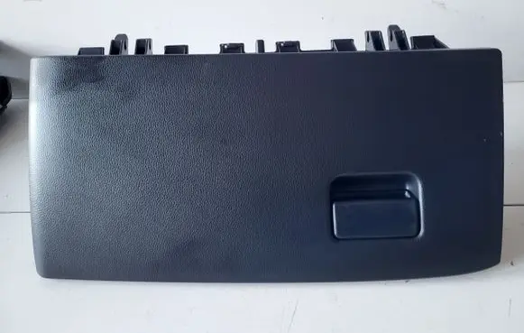 Toyota Yaris XP210 Glove box 555500D430