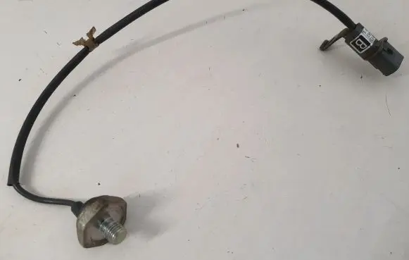 Mitsubishi Outlander Detonation knock sensor E1T15683