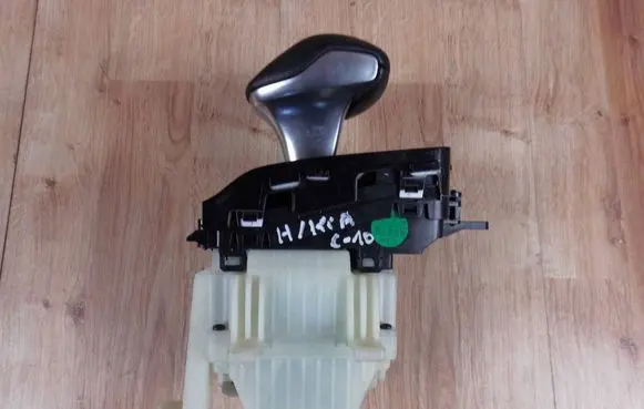 KIA Stinger Gear selector/shifter in gearbox 467W0J5200