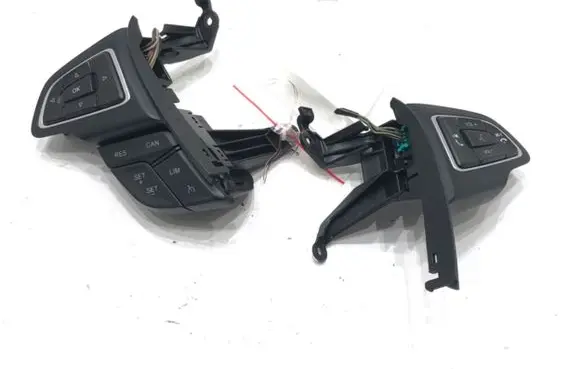 Ford Focus Steering wheel buttons/switches 170CT26CR1