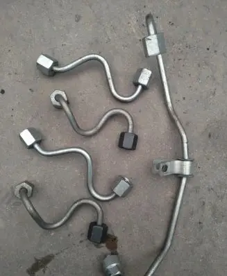 Honda CR-V Fuel injector supply line/pipe 