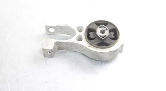 Peugeot 5008 Engine mount bracket 968302908