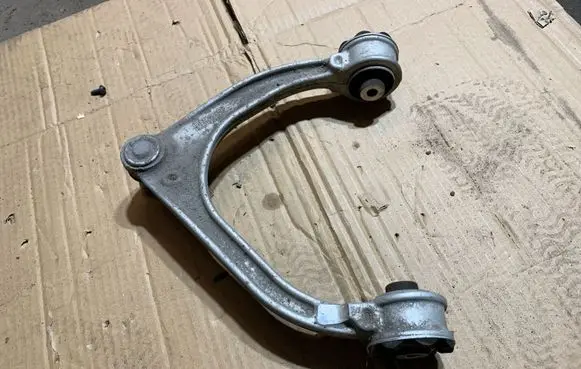 Land Rover Range Rover Velar Front lower control arm/wishbone HK833091